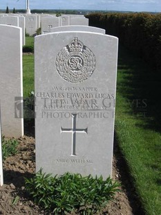 MONT HUON MILITARY CEMETERY, LE TREPORT - LUCAS, CHARLES EDWARD