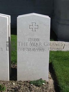 MONT HUON MILITARY CEMETERY, LE TREPORT - LUTZ, JOHANN