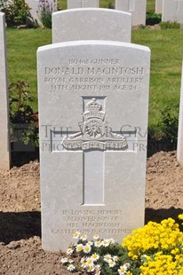 MONT HUON MILITARY CEMETERY, LE TREPORT - MACINTOSH, DONALD