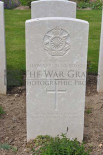 MONT HUON MILITARY CEMETERY, LE TREPORT - MACKINTOSH, THOMAS HECTOR