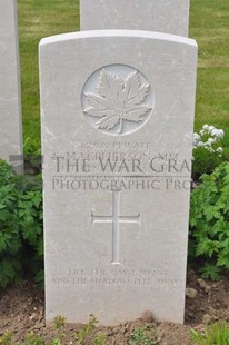 MONT HUON MILITARY CEMETERY, LE TREPORT - MACPHERSON, SOMERVILLE