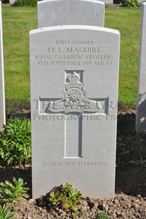 MONT HUON MILITARY CEMETERY, LE TREPORT - MAGUIRE, HARRY LYNGATT