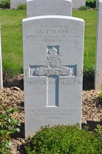 MONT HUON MILITARY CEMETERY, LE TREPORT - MANN, ALFRED THOMAS