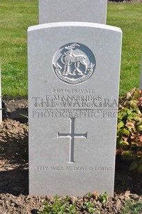 MONT HUON MILITARY CEMETERY, LE TREPORT - MANSBRIDGE, FRANK