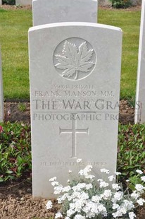 MONT HUON MILITARY CEMETERY, LE TREPORT - MANSON, FRANK