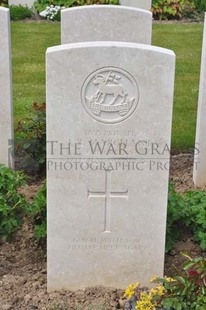 MONT HUON MILITARY CEMETERY, LE TREPORT - MARCHANT, JESSE ROWLAND