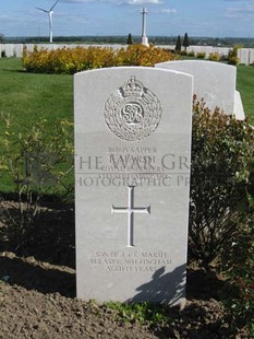 MONT HUON MILITARY CEMETERY, LE TREPORT - MARSH, FREDERICK