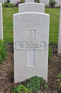 MONT HUON MILITARY CEMETERY, LE TREPORT - MASKILL, F