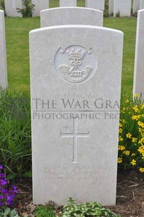 MONT HUON MILITARY CEMETERY, LE TREPORT - MASSON, J