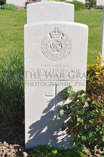 MONT HUON MILITARY CEMETERY, LE TREPORT - MATTHEWS, J