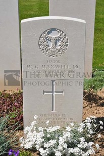 MONT HUON MILITARY CEMETERY, LE TREPORT - MAXWELL, WILLIAM GARDNER