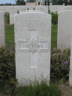 MONT HUON MILITARY CEMETERY, LE TREPORT - MAYNE, ALBERT