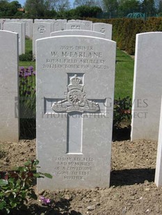 MONT HUON MILITARY CEMETERY, LE TREPORT - McFARLANE, WILLIAM