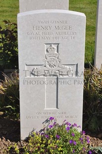 MONT HUON MILITARY CEMETERY, LE TREPORT - McGEE, HENRY