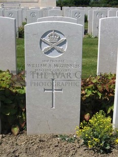 MONT HUON MILITARY CEMETERY, LE TREPORT - McGUINNESS, WILLIAM ALBERT