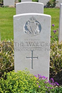 MONT HUON MILITARY CEMETERY, LE TREPORT - McILWRAITH, M