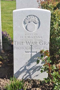 MONT HUON MILITARY CEMETERY, LE TREPORT - McKENNA, H J