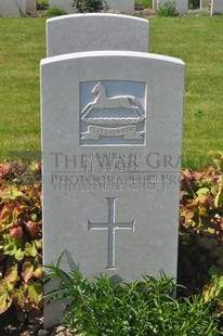 MONT HUON MILITARY CEMETERY, LE TREPORT - McKILL, HENRY