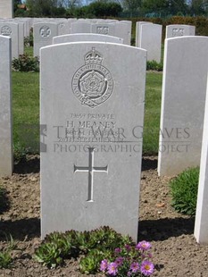 MONT HUON MILITARY CEMETERY, LE TREPORT - MEANEY, H