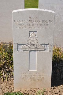 MONT HUON MILITARY CEMETERY, LE TREPORT - MERRICK, THOMAS JAMES