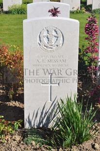 MONT HUON MILITARY CEMETERY, LE TREPORT - MESSAM, A E