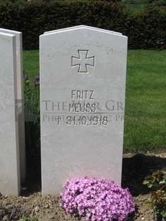 MONT HUON MILITARY CEMETERY, LE TREPORT - MEUSS, FRITZ