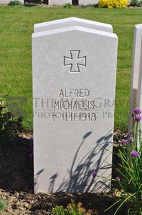 MONT HUON MILITARY CEMETERY, LE TREPORT - MICHAELIS, ALFRED