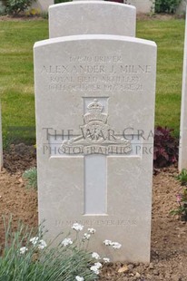 MONT HUON MILITARY CEMETERY, LE TREPORT - MILNE, ALEXANDER JOHNSTONE