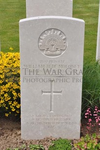 MONT HUON MILITARY CEMETERY, LE TREPORT - MOLONEY, WILLIAM BEDE