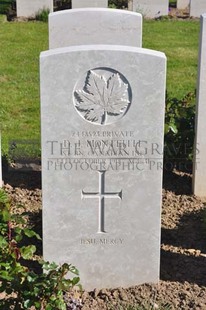 MONT HUON MILITARY CEMETERY, LE TREPORT - MONTEITH, DAVID JOHNSON