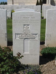 MONT HUON MILITARY CEMETERY, LE TREPORT - MOODY, WILLIAM