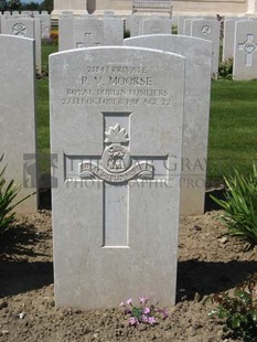 MONT HUON MILITARY CEMETERY, LE TREPORT - MOORSE, PERCY VICTOR