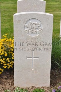 MONT HUON MILITARY CEMETERY, LE TREPORT - MORTON, JOHN WADDINGTON