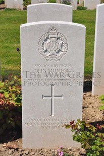 MONT HUON MILITARY CEMETERY, LE TREPORT - MUMFORD, JOHN