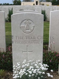 MONT HUON MILITARY CEMETERY, LE TREPORT - NASH, EDGAR