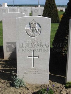 MONT HUON MILITARY CEMETERY, LE TREPORT - NAYLOR, ROBERT ERNEST