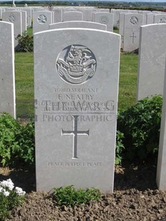 MONT HUON MILITARY CEMETERY, LE TREPORT - NEATBY, F