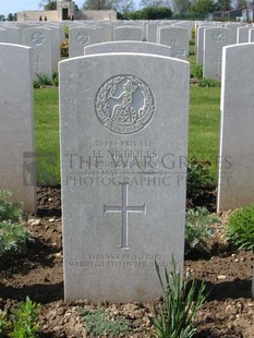 MONT HUON MILITARY CEMETERY, LE TREPORT - NICHOLLS, H