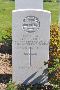 MONT HUON MILITARY CEMETERY, LE TREPORT - NICHOLSON, HENRY HAROLD