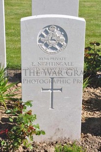 MONT HUON MILITARY CEMETERY, LE TREPORT - NIGHTINGALE, E