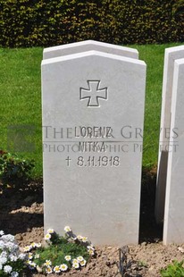 MONT HUON MILITARY CEMETERY, LE TREPORT - NITKA, LORENZ