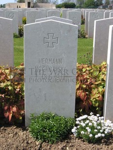 MONT HUON MILITARY CEMETERY, LE TREPORT - NOCHOWSKI, HERMANN