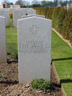 MONT HUON MILITARY CEMETERY, LE TREPORT - NUTZ, FRIEDRICH