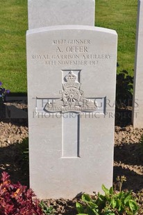 MONT HUON MILITARY CEMETERY, LE TREPORT - OFFER, A