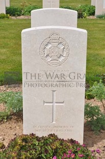 MONT HUON MILITARY CEMETERY, LE TREPORT - OFFIN, JOHN DAVID