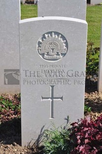 MONT HUON MILITARY CEMETERY, LE TREPORT - O'SHEA, JOHN