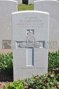 MONT HUON MILITARY CEMETERY, LE TREPORT - OWEN, FRANK