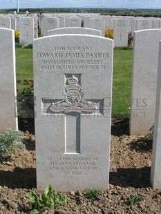 MONT HUON MILITARY CEMETERY, LE TREPORT - PARKER, EDWARD JAMES