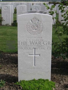 MONT HUON MILITARY CEMETERY, LE TREPORT - PARKER, JOHN GEORGE