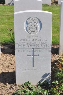 MONT HUON MILITARY CEMETERY, LE TREPORT - PARKES, WILLIAM